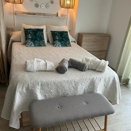 Apartment Totalmente Reformado Con Piscina Y Jardines Al Lado De La Playa De La Carihuela *